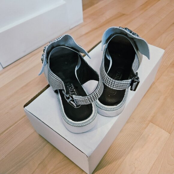 Unique La Pinta sandals - Picture 7 of 9